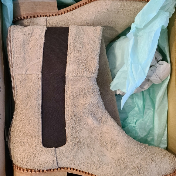 NWT Free People leather boots - Picture 2 of 4
